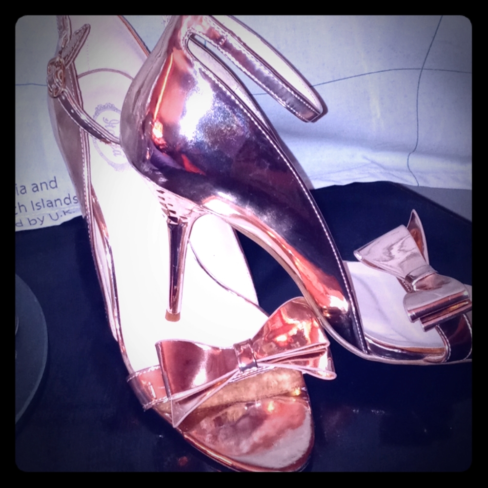 Ladies shoes